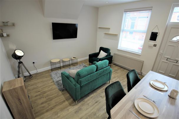 Kelsall Terrace, Hyde Park, LS6 1RD, Leeds - Photo 1