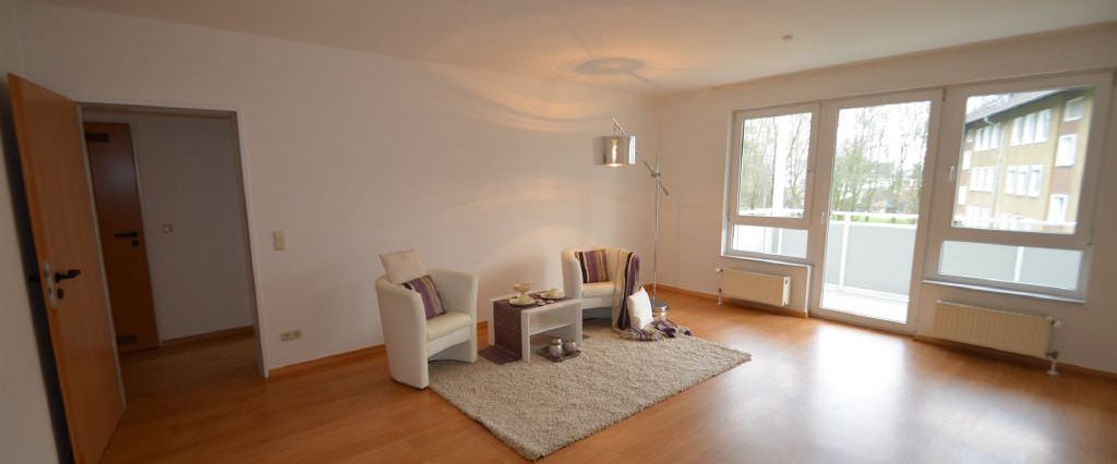 Moderne Wohnung mit sonnigem Balkon! - Photo 1