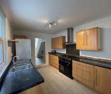 4 bedroom property to rent - Photo 5