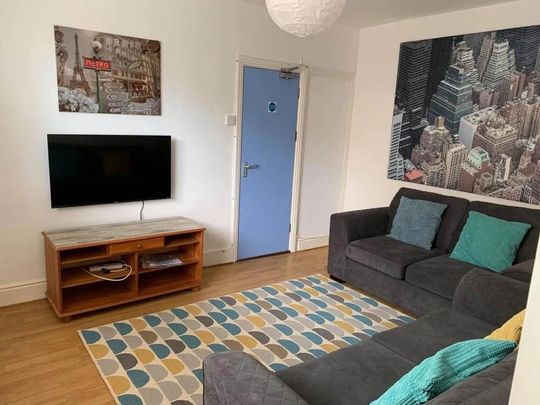 5 bedroom house to rent - Photo 1