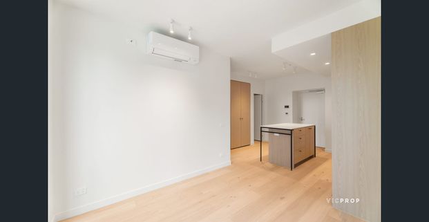 MODERN CITY SANCTUARY IN THE HEART OF SOUTHBANK - Photo 1