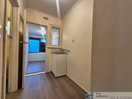 11 Michael Court, Springvale - Photo 3