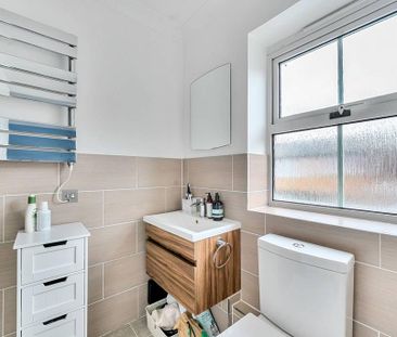 3 bedroom flat to rent - Photo 2