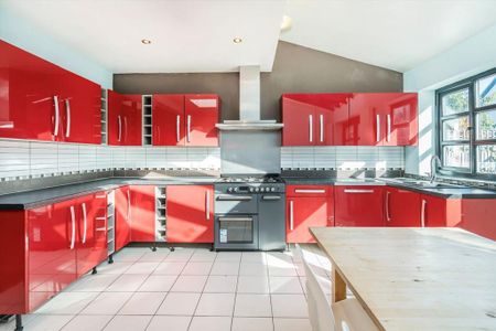 6 bedroom terraced house to rent - Photo 2