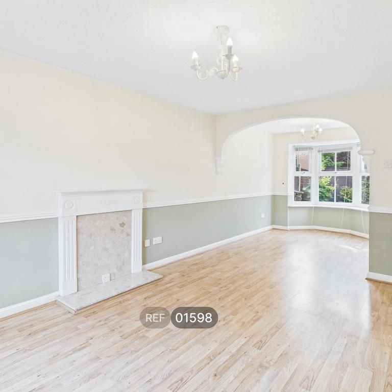 3 bedroom property to rent - Photo 1