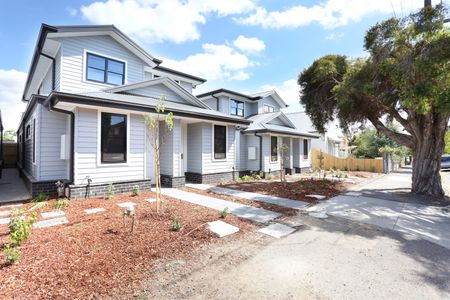 65A Garnet Street, Brunswick VIC 3056 - Townhouse For Rent | Domain - Photo 2