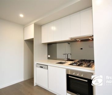 Live The Luxurious Lifestyle - Photo 6