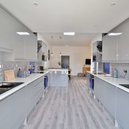 Laburnum Grove Room 6 - Photo 4