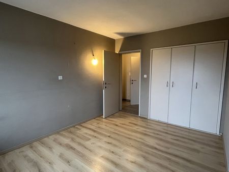 Eénslaapkamerappartement in een kleinschalige residentie met eigen garage - Photo 2