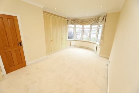 Uphill Road Mill Hill NW7 - Photo 3