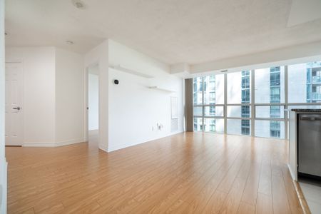 For Lease - 30 Grand Trunk Crescent Unit# 1002, Toronto, Ontario - Photo 3