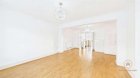 Arrowsmith Road, Chigwell, Essex, IG7 - Photo 3