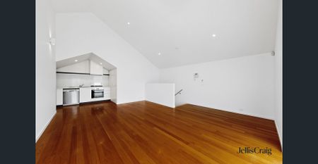 Stylish Townhouse Living in a Prime St Kilda Location - Photo 4