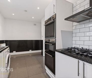 3 bedroom terraced house to rent - Photo 6