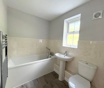 Woodland Walk, Aldershot, Hampshire, GU12 - Photo 2