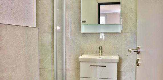 Ideal for singles - compact, central and quiet! - Photo 2