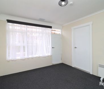 NEWLY UPDATED 1 BEDROOM UNIT IN NEWSTEAD - Photo 6