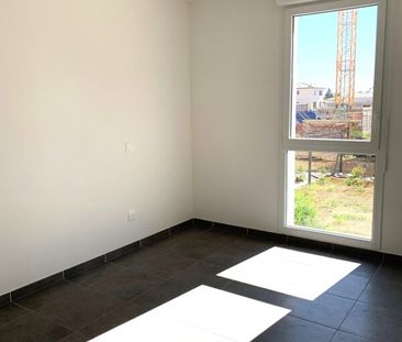 Location Appartement 3 pièces 61m² GARONS 30128 - Photo 2