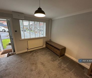 2 bedroom semi-detached house to rent - Photo 3