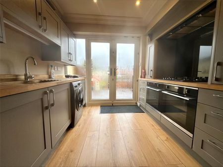 3 bedroom house to rent Hedingham Road, Halstead, Essex, CO9 - Photo 5