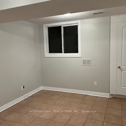 Detached Home For Lease | E7333396 - Photo 1