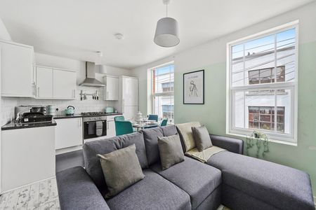 Armada Place - Photo 2