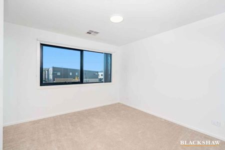 Immaculate townhouse in a great location - Photo 5