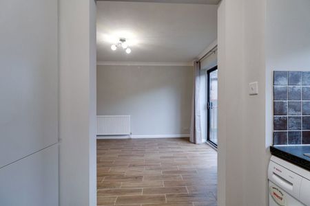 A 1 Bedroom Flat in Millbrook Street, Cheltenham - Photo 3