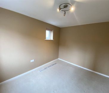 Parsons Close, Fernwood, Newark, Nottinghamshire, NG24 - Photo 4