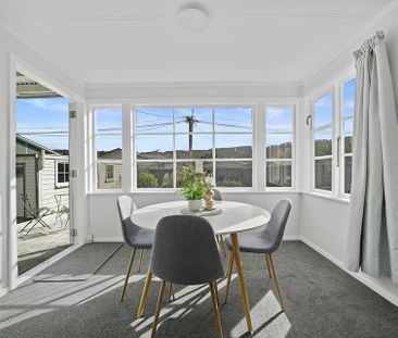 Large Family Home - Photo 4