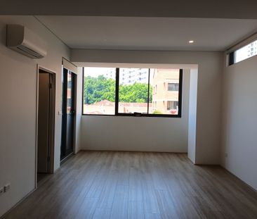 One bedroom affordable housing apartment - Photo 4