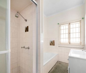 Charming Lowset Home in Prime Lifestyle Location - Photo 4