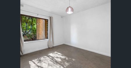 Modern 1- Bedroom Apartment in Prime Inner-City Location - Photo 5