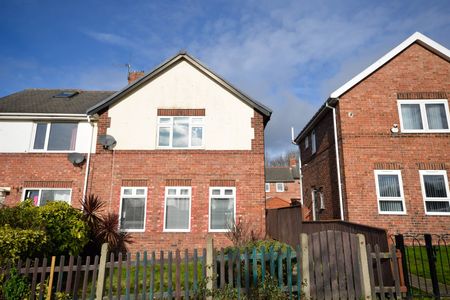 3 bed semi-detached house to rent in Edward Road, Birtley, DH3 - Photo 3