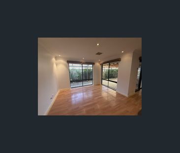 Freshly painted 4x2 with Gardens and lawn mowing included. - Photo 2
