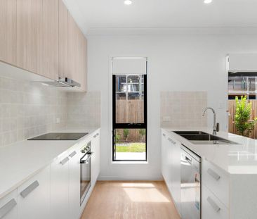 Four Bedroom Modern Townhome I DUCTED A/C I RESORT-STYLE POOL - Photo 6