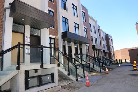 For Lease - 9580 Islington Avenue Unit# U-231, Vaughan, Ontario - Photo 5