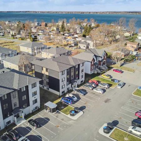 Beau 5 1/2 récent, libre MAINTENANT ! Domaine du Golf; BAISSE DE PRIX !! - Photo 4