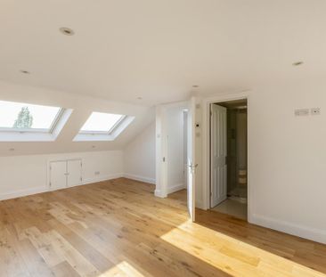 4 bedroom end of terrace house to rent - Photo 4