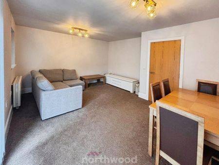 2 bedroom flat to rent - Photo 3