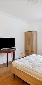 1 bedroom flat in London - Photo 4