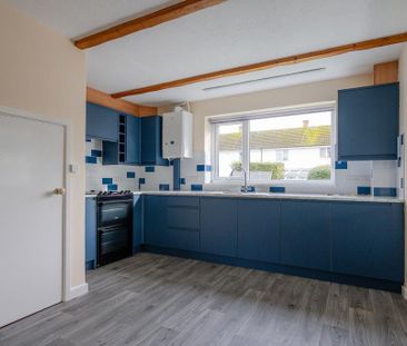 3 bedroom semi-detached house to rent - Photo 6