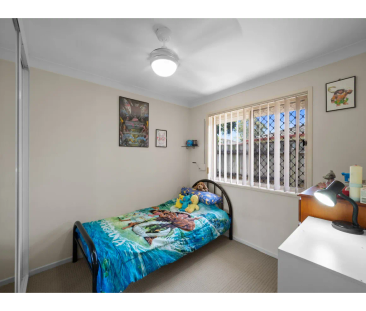 19 Brett Place, Wynnum West, Qld 4178 - Photo 3