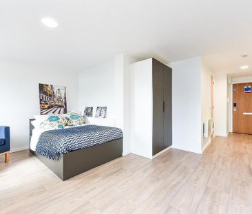 1 bedroom in a flat share to rent - Photo 5