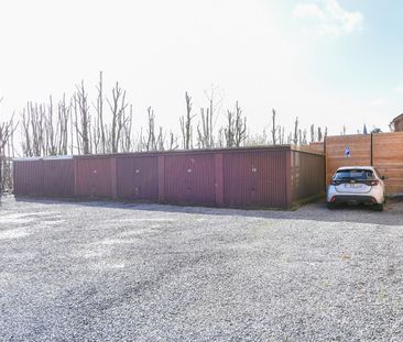 Ruim INSTAPKLAAR appartement te Oeselgem met 2 slaapkamers en GARAGE. - Photo 2