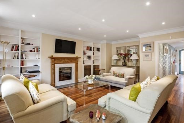 4 bedroom terraced house to rent - Photo 1