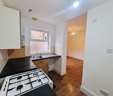 2 Bed Flat, Norbury Court Road, SW16 - Photo 1