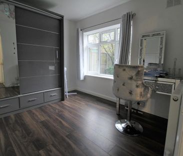 2 bedroom maisonette to rent - Photo 2