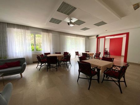 APPARTEMENT T1 DE 38M² AVEC JARDINET, DANS RÉSIDENCE SENIOR - Photo 4