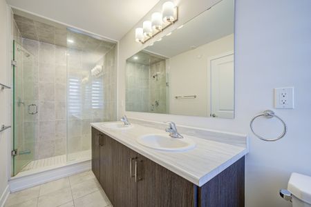 For Lease - 35 Ingersoll Lane, Richmond Hill, Ontario - Photo 2